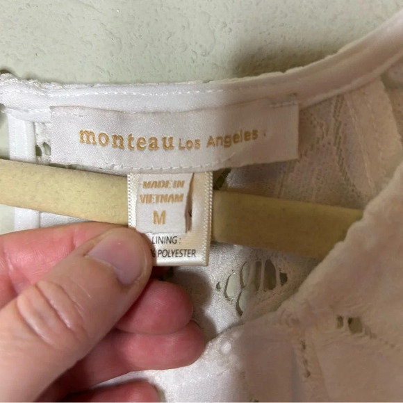 Monteau White Floral Eyelet Top Size Medium - Picture 5 of 7